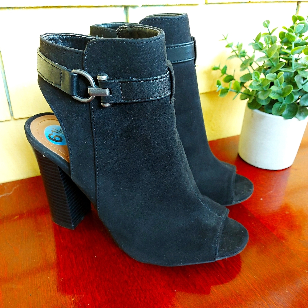 BAMBOO Chunky Heel Open Toe Black 6.5 New